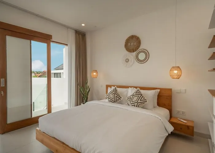 Cute 2 Bedrooms In *